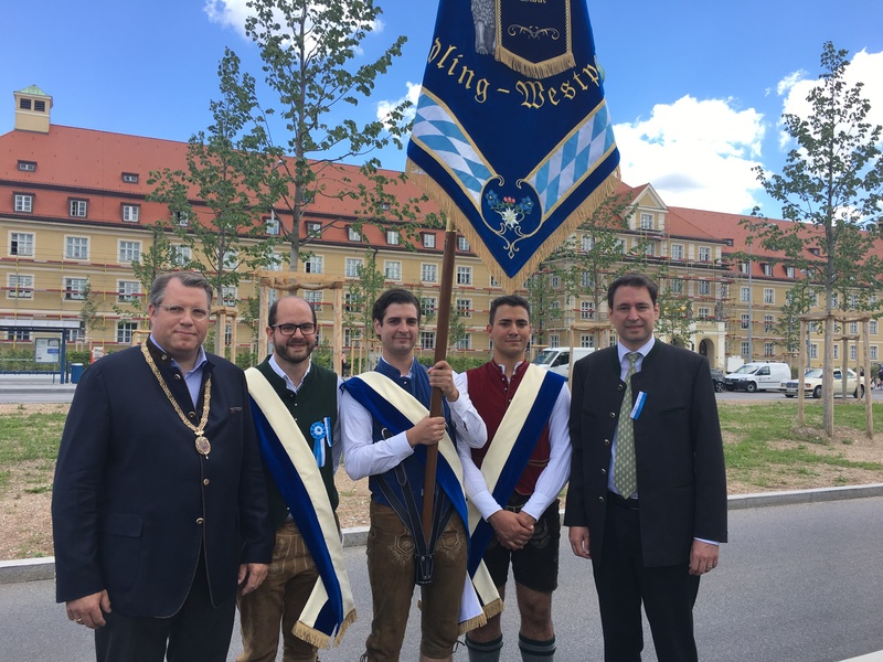 Fahnenweihe in Sendling-Westpark